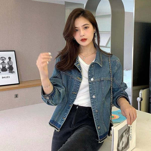 Geaca de dama moderna din denim model simplu cu nasturi