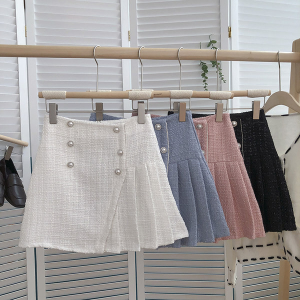 Fusta scurta moderna cu nasturi si talie inalta