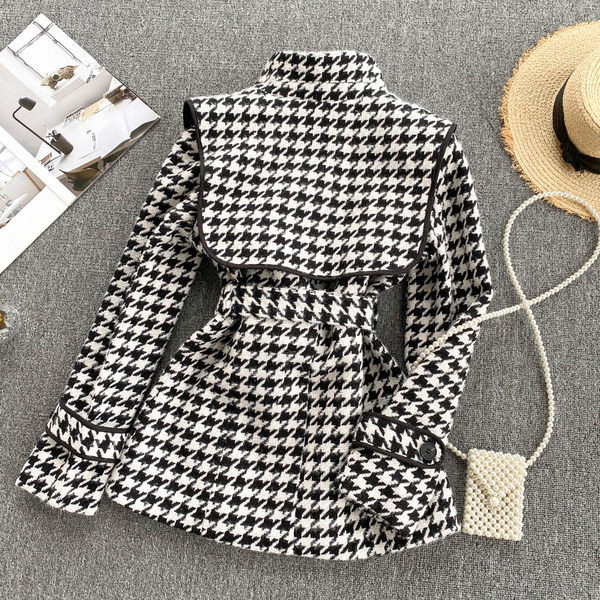 Palton de dama cu curea alb-negru