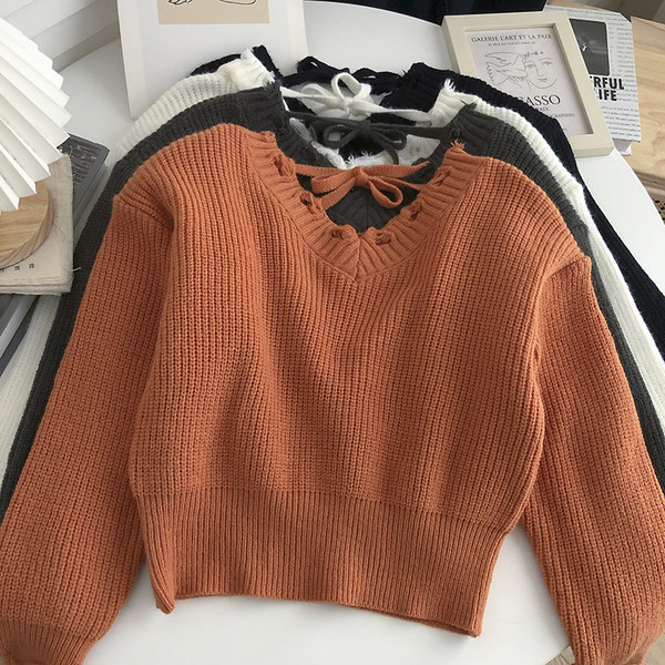 Pulover de dama cu cravate si decolteu spitz