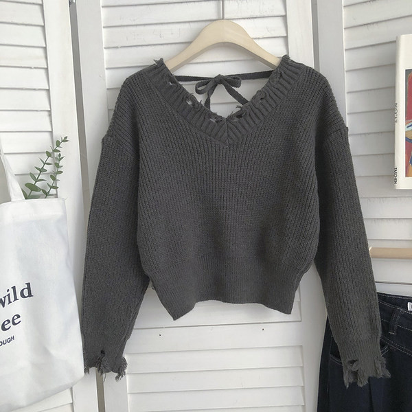 Pulover de dama cu cravate si decolteu spitz