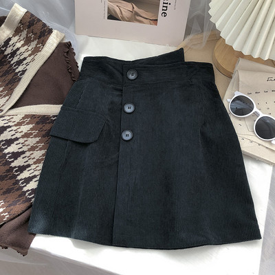 Fusta scurta cu nasturi si linie A