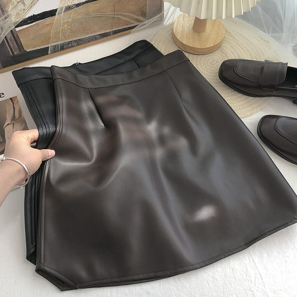 Fusta scurta din piele model simplu