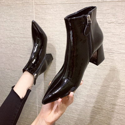 Cizme moderne din piele lacuita cu toc patrat si fermoar