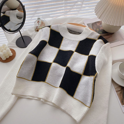 Pulover de dama cu decolteu rotund