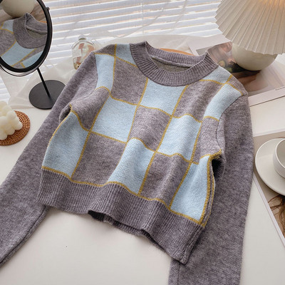 Pulover de dama cu decolteu rotund