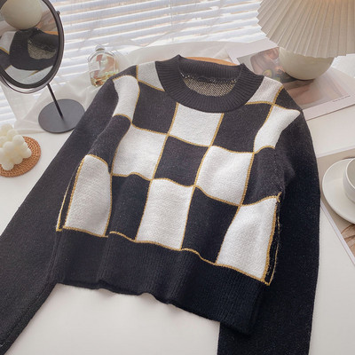 Pulover de dama cu decolteu rotund