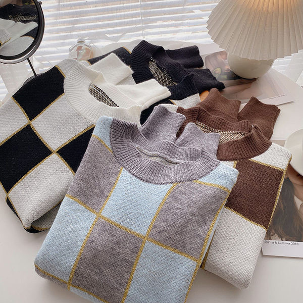 Pulover de dama cu decolteu rotund