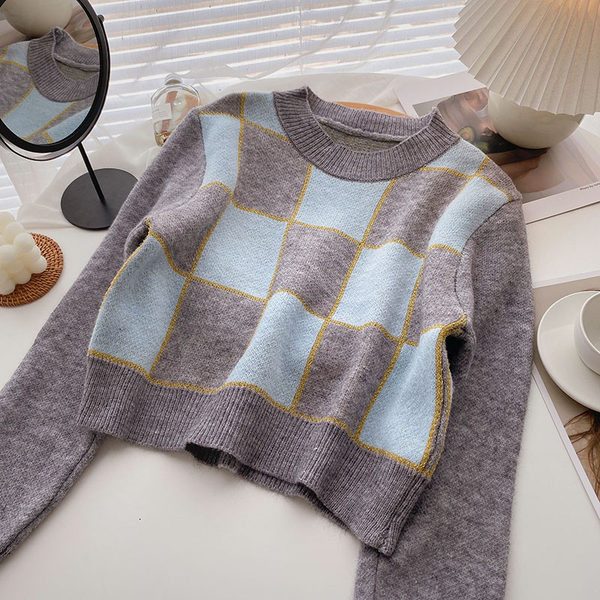 Pulover de dama cu decolteu rotund