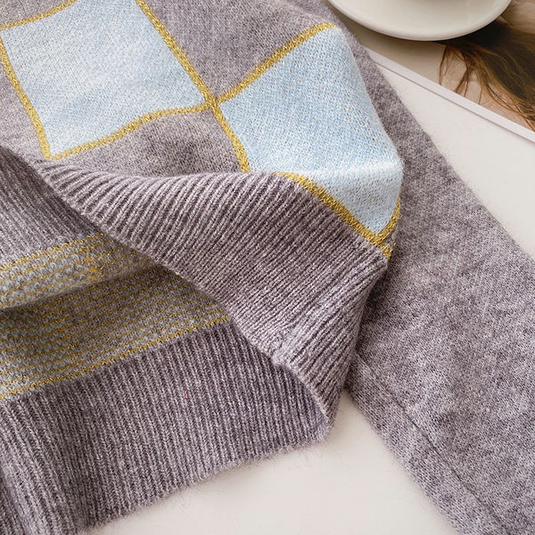 Pulover de dama cu decolteu rotund