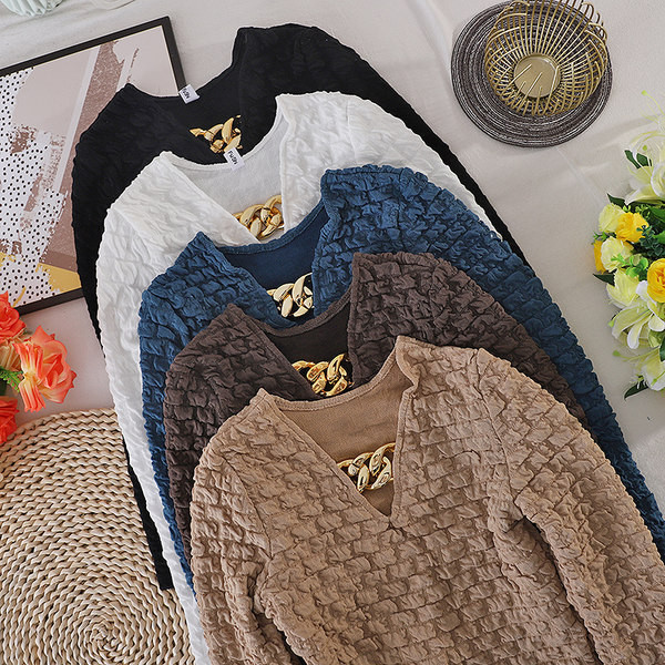 Bluza de dama model nou cu decor metalic