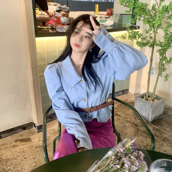 Geaca de dama moderna din denim cu nasturi model slim