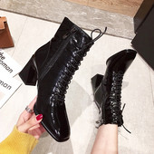 Cizme de dama din piele lacuita rotunjite cu toc patrat de 7 cm si sireturi