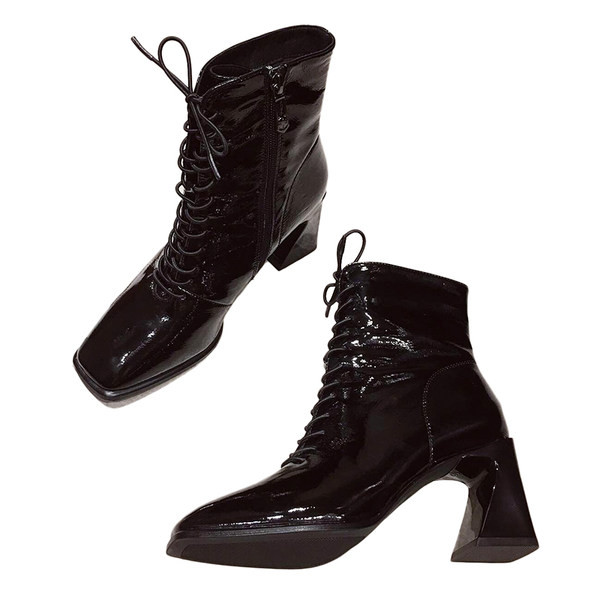 Cizme de dama din piele lacuita rotunjite cu toc patrat de 7 cm si sireturi