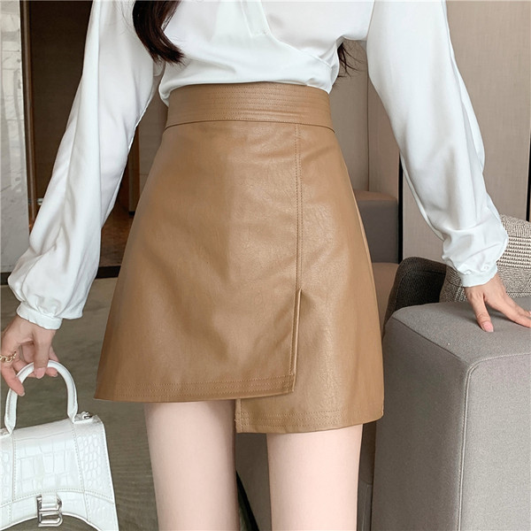 Fusta scurta de dama cu crapa si talie inalta