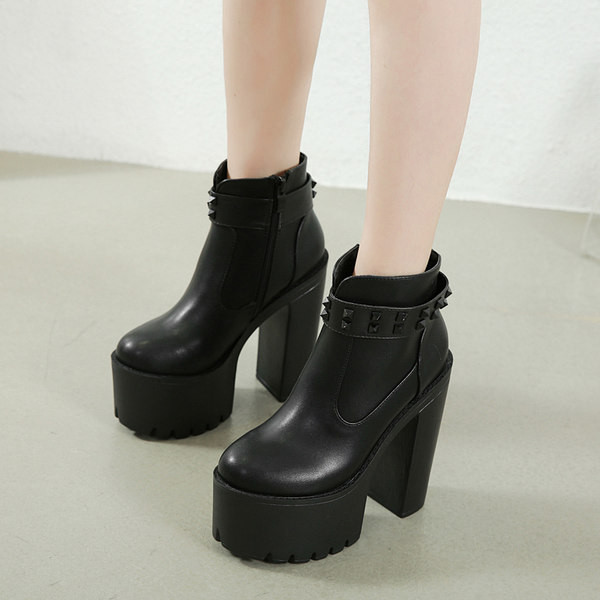 Cizme de dama actuale din piele ecologica la inaltimea de 15 cm