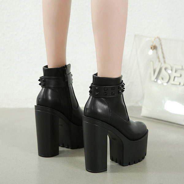 Cizme de dama actuale din piele ecologica la inaltimea de 15 cm