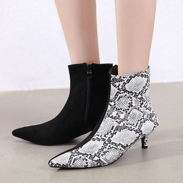 Cizme de dama stilate cu model animal print ascutit