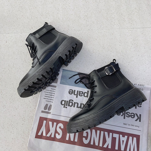 Cizme de dama doua modele cu sireturi si catarama metalica