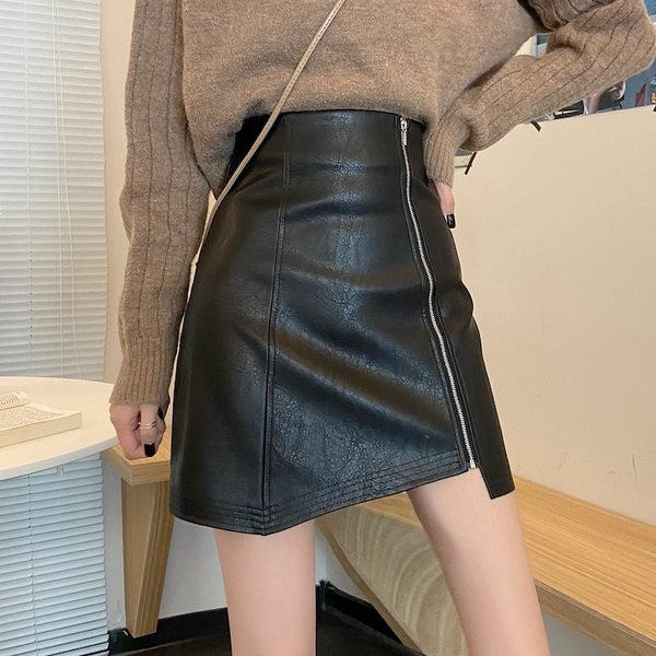 Fusta de dama piele cu fermoar si talie inalta - model asimetric