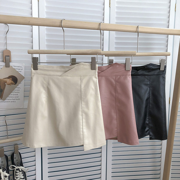 Fusta din piele cu talie inalta