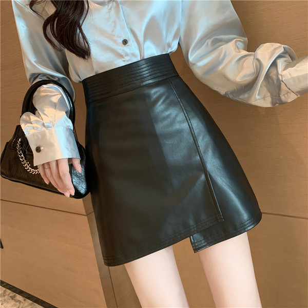 Fusta de dama din piele cu fanta - model asimetric