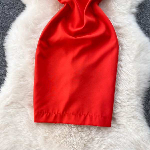 Rochie de dama cu o curea de culoare rosie