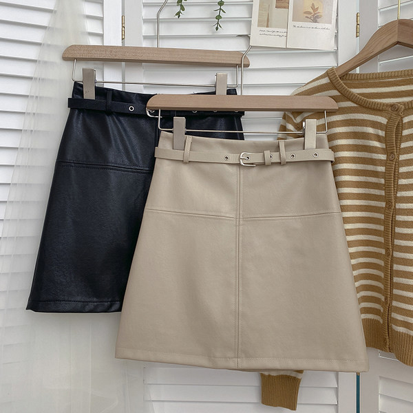 Model nou fusta scurta cu centura