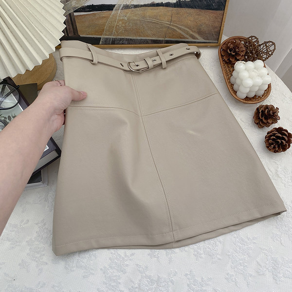 Model nou fusta scurta cu centura