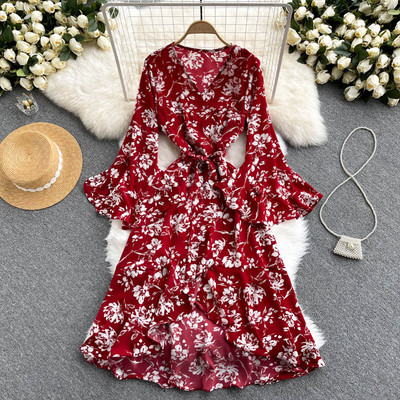 Γυναικείο φόρεμα με λουλουδάτο μοτίβο και μανίκια λωτού