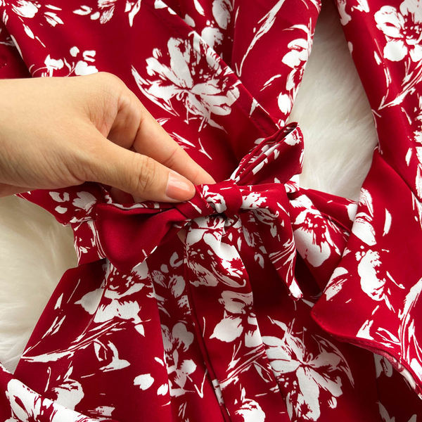 Rochie de dama cu model floral si maneci lotus