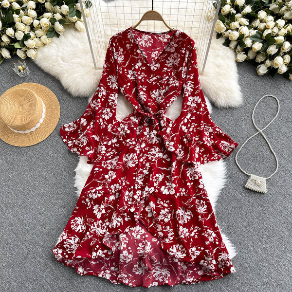 Rochie de dama cu model floral si maneci lotus