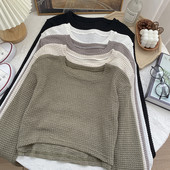 Pulover scurt de dama cu decolteu rotund