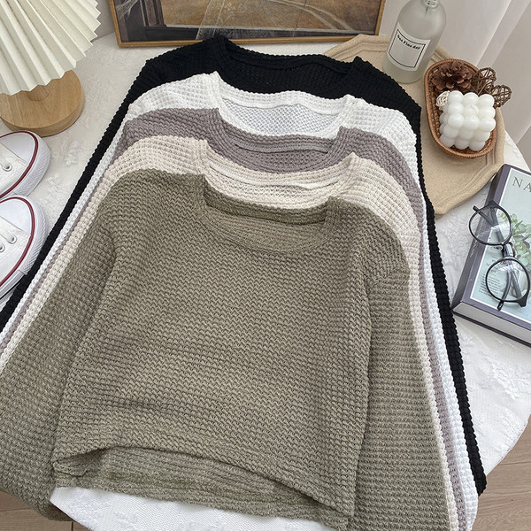 Pulover scurt de dama cu decolteu rotund