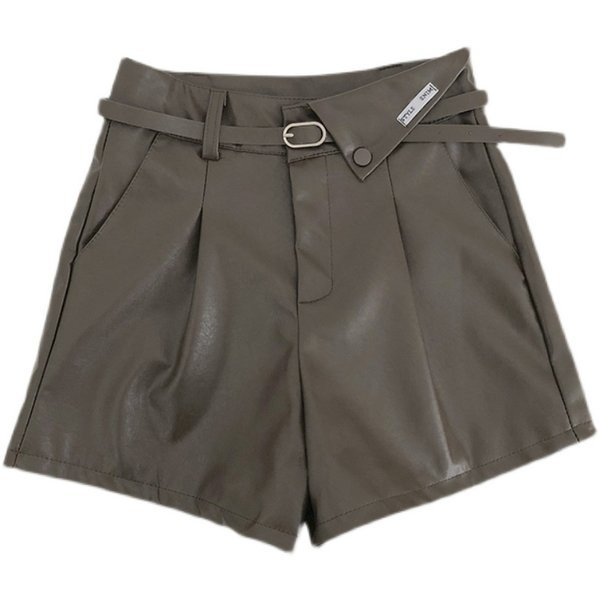 Pantaloni scurți din piele cu curea