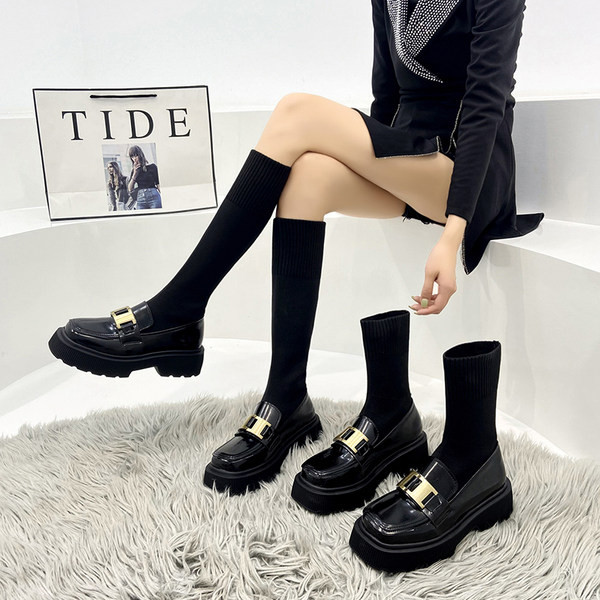 Cizme de dama tip soseta cu talpa aspra si element metalic