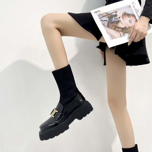 Cizme de dama tip soseta cu talpa aspra si element metalic