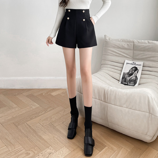 Pantaloni scurți cu talie înaltă în negru