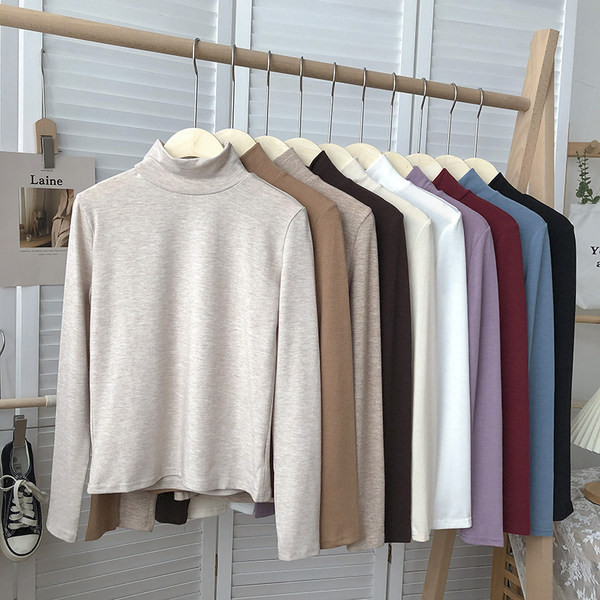 Γυναικείο  ζιβάνκο απλού μοντέλου με ψηλό γιακά