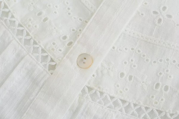 Camasa de toamna model nou cu dantela si nasturi