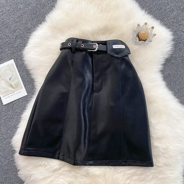 Fusta de dama din piele cu talie inalta si curea