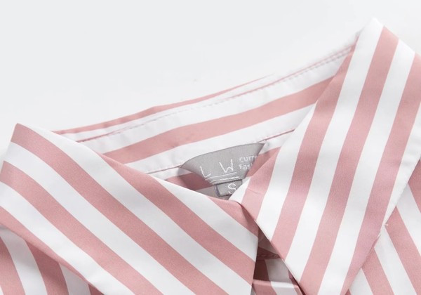 Cămașă de toamnă în dungi cu nasturi și buzunar