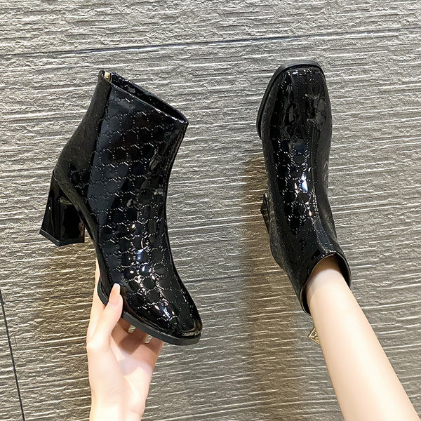 Cizme de dama din piele lacuita cu toc si fermoar