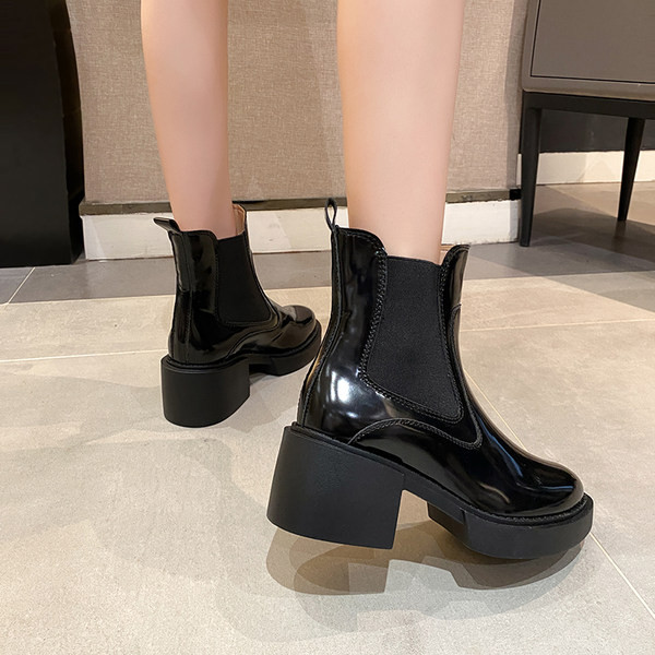 Cizme de dama din piele lacuita cu toc 6,5 cm