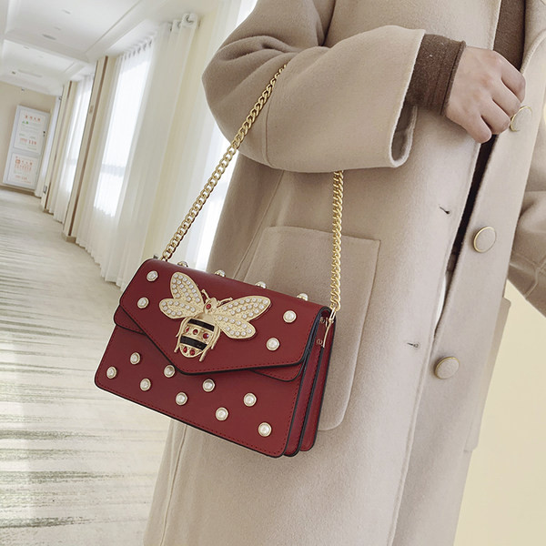 Geanta de dama model nou cu perle de decor 3D si lant metalic lung