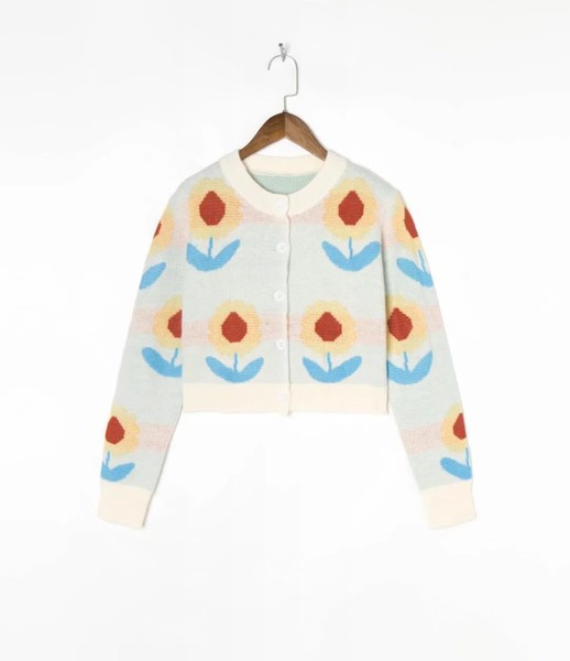 Cardigan scurt tricotat cu nasturi pentru femei