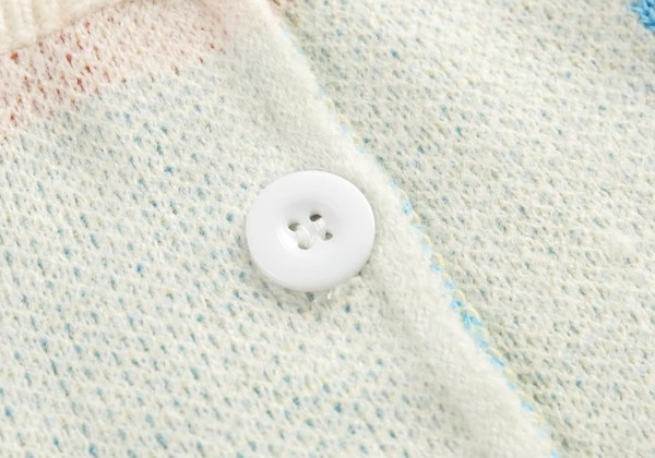 Cardigan scurt tricotat cu nasturi pentru femei