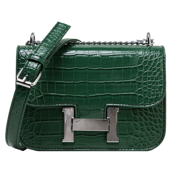 Geanta patrata de dama din piele ecologica cu element metalic