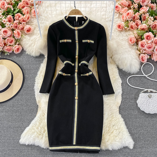 Rochie moderna de dama cu decolteu oval si maneci lungi - culoare neagra