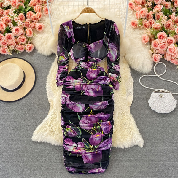 Rochie elegantă de damă, cu decolteu pătrat și model floral